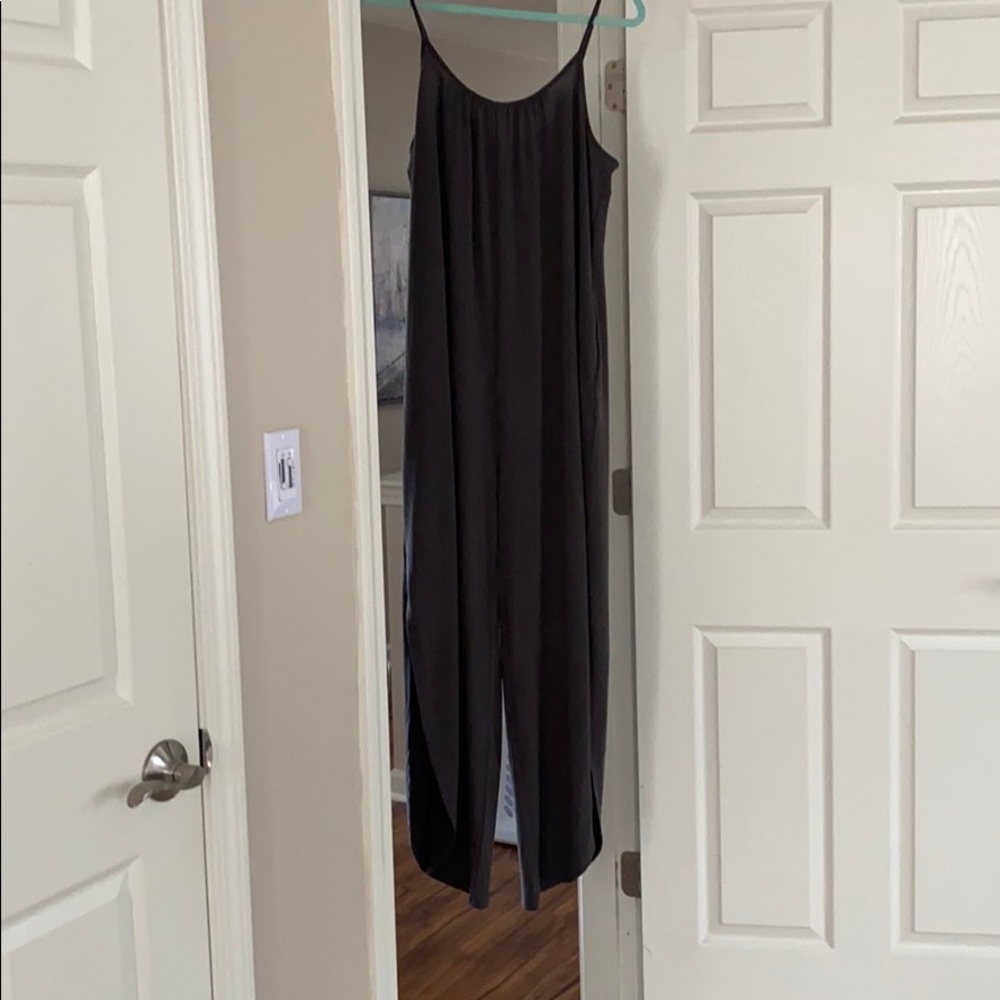 Size 14/16 Adorable romper with leg slit
